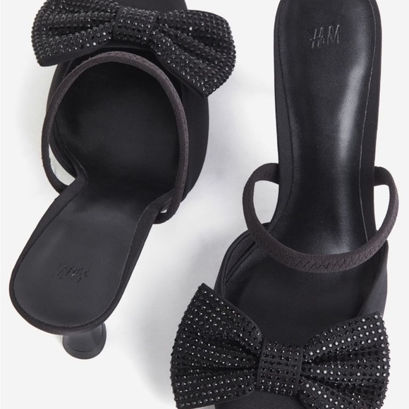 Bow Heels - Picture 5 of 10